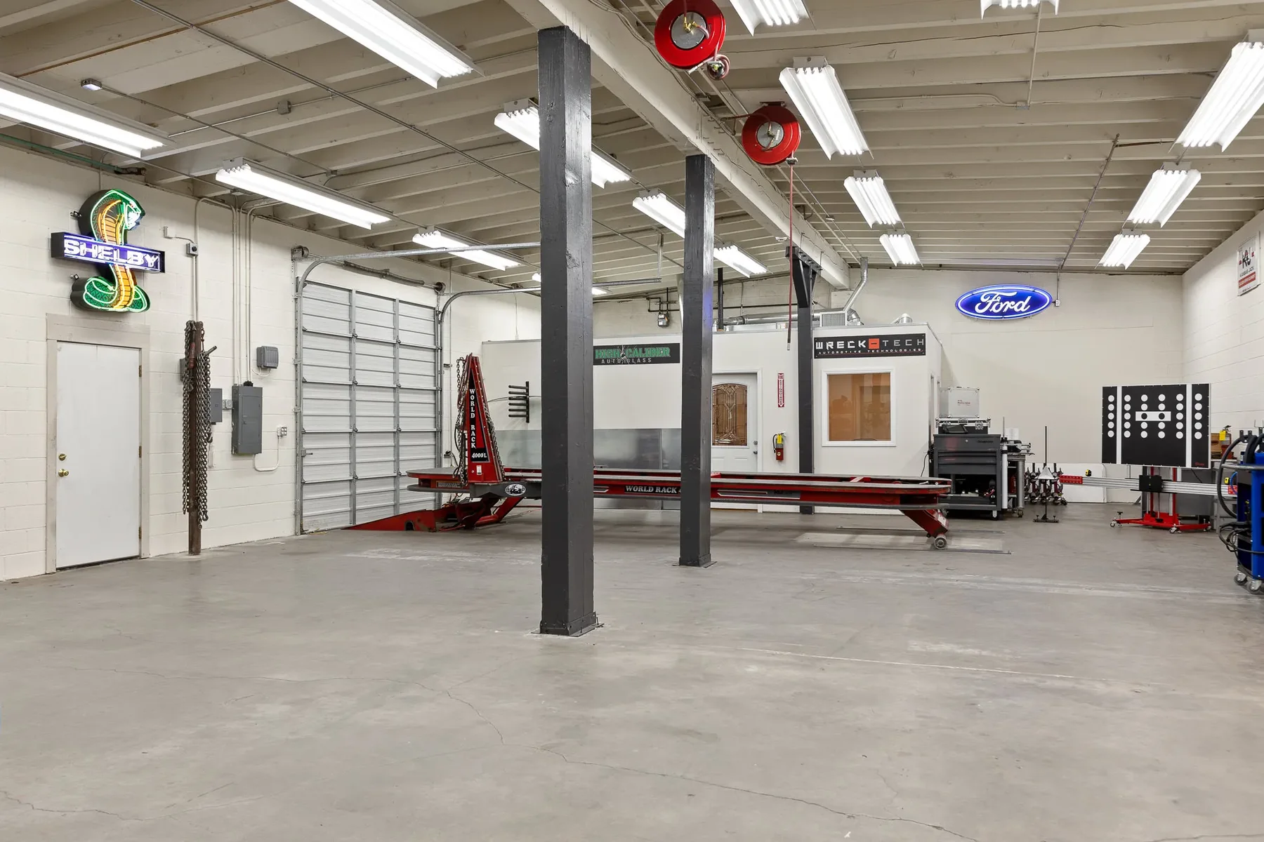Dedicated aluminum work area